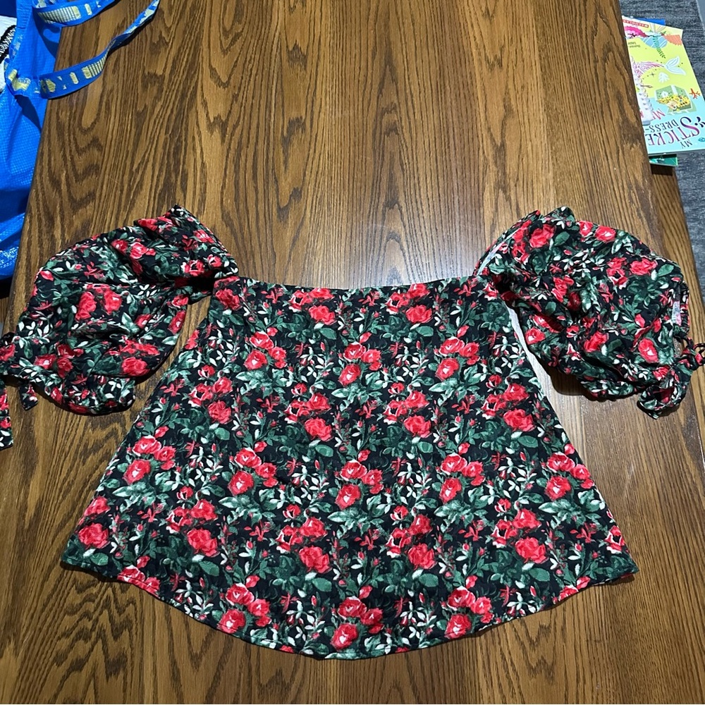 Club Monaco off shoulder women’s shirt blouse floral pattern‎